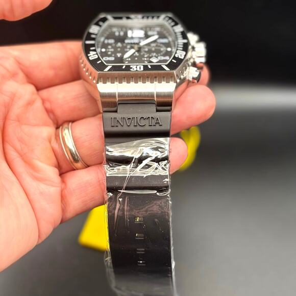 Invicta 47282 Pro Diver Airlock Men's Chronograph Black Dial Silicone Strap New - Picture 12 of 17